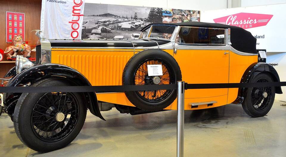 Visible H6 32 HP from 1922; representative of the H6 line, not the bare 1919 launch chassis, and fitted with a later coachbuilt body.