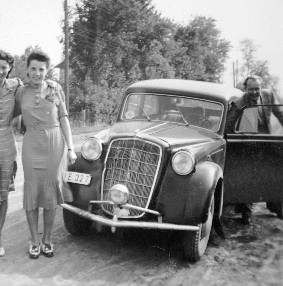 Commons identifies the car as an Opel Olympia 1935 type in a photograph dated 1937. The photograph supports the first-generation fixed-roof Olympia body, but exact 1.3-litre mechanical state and build year are not independently shown.