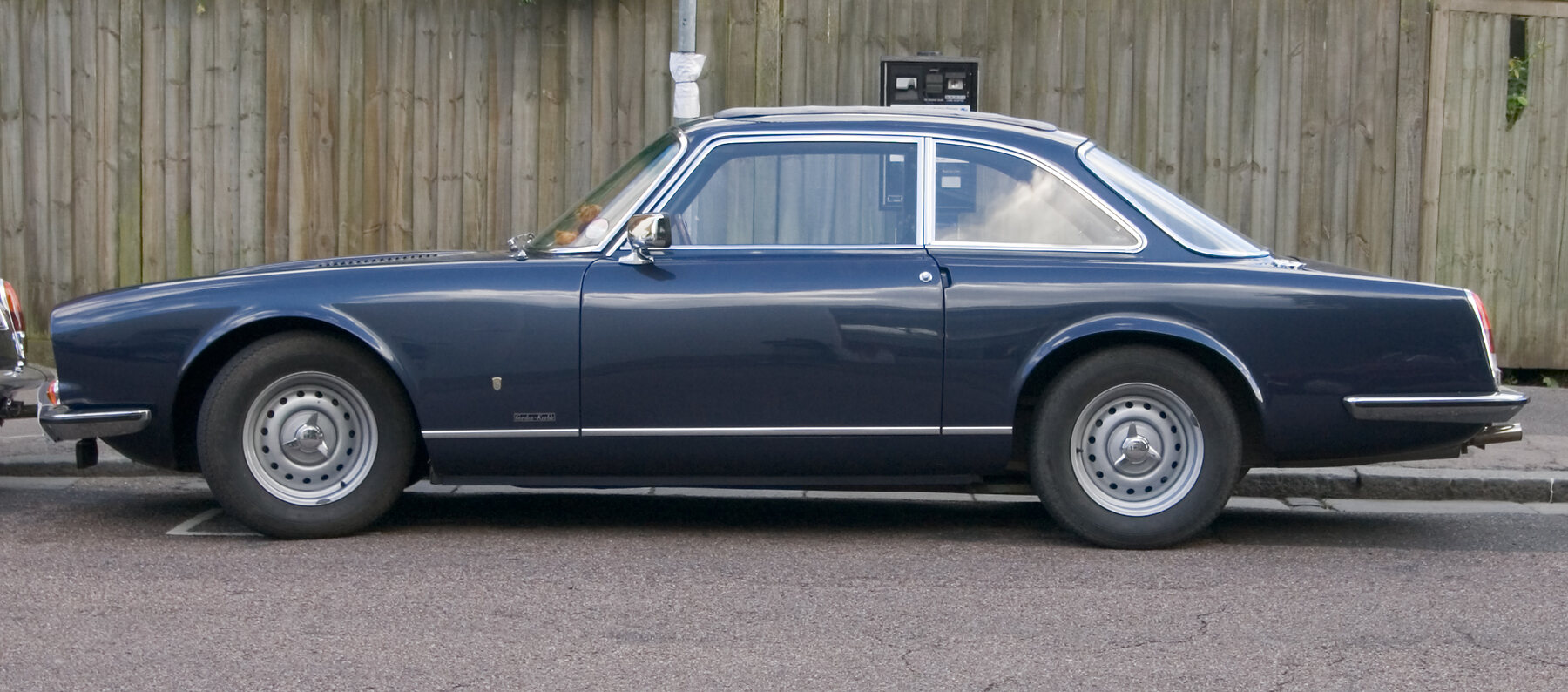 Commons categorization supports Gordon-Keeble GK1, but the photographed vehicle's year is not stated.