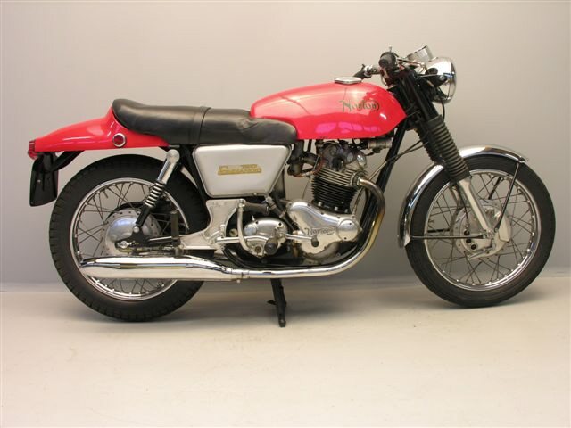 Exact Commando 750 Fastback model; source identifies a 1969 bike, not the 1967 Earls Court launch identity.