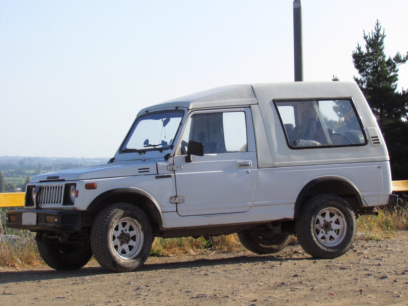 1992 Maruti Gypsy MG410, representative of the same narrow-track MG410 line; later than the target December 1985 launch vehicle and must be labeled accordingly.