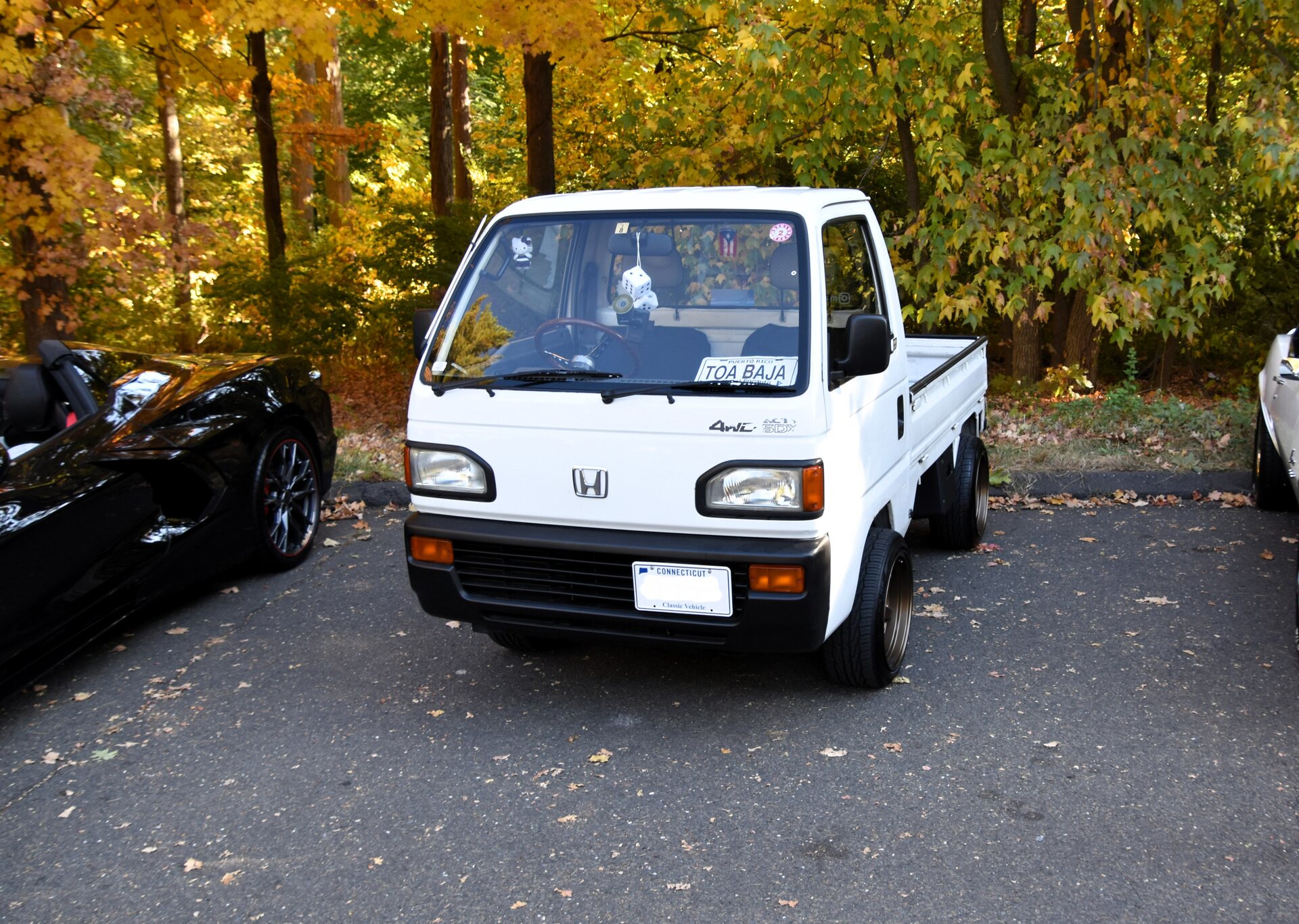 1992 Honda Acty SDX 4WD truck; same broad second-generation body but later 660 cc era and different SDX trim. Not proof of the 1988 550 cc Attack.