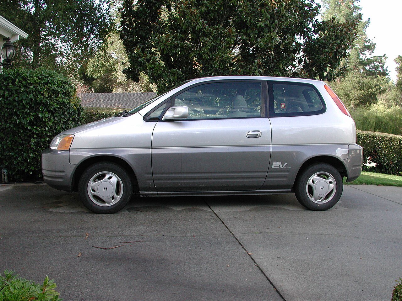 Exact U.S.-market Honda EV Plus from the 1997-1999 lease period; precise photographed model year is not stated.