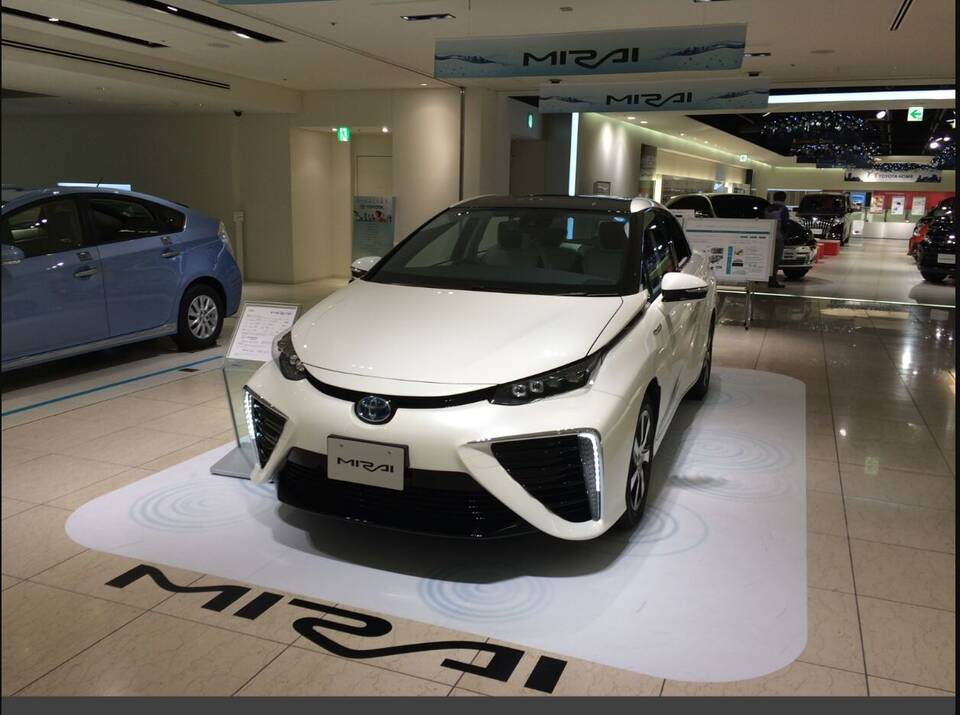 Exact JPD10 generation at the November 2014 Japanese launch period; individual trim not stated.