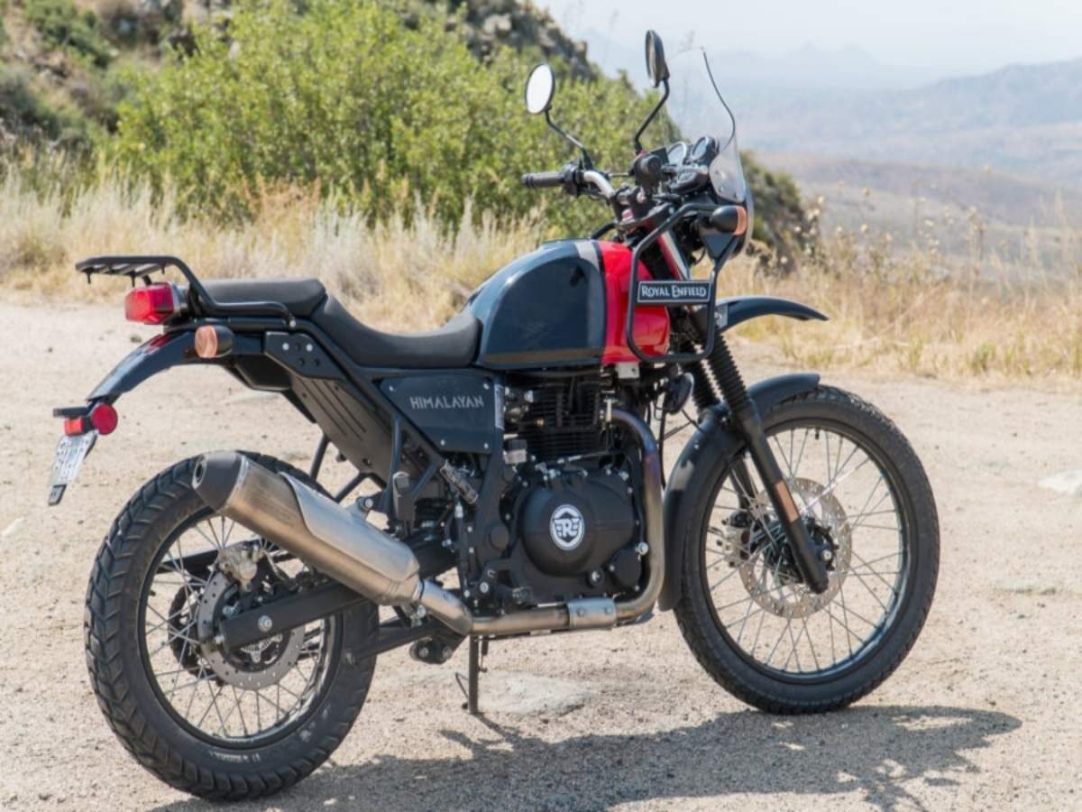 Himalayan 411 family photographed in 2021; not proof of the 2016 India-market carbureted BS-III, non-ABS launch specification.