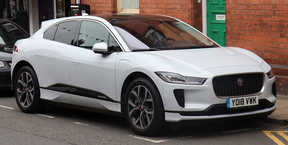 Exact 2018 European I-PACE EV400 AWD production specification.