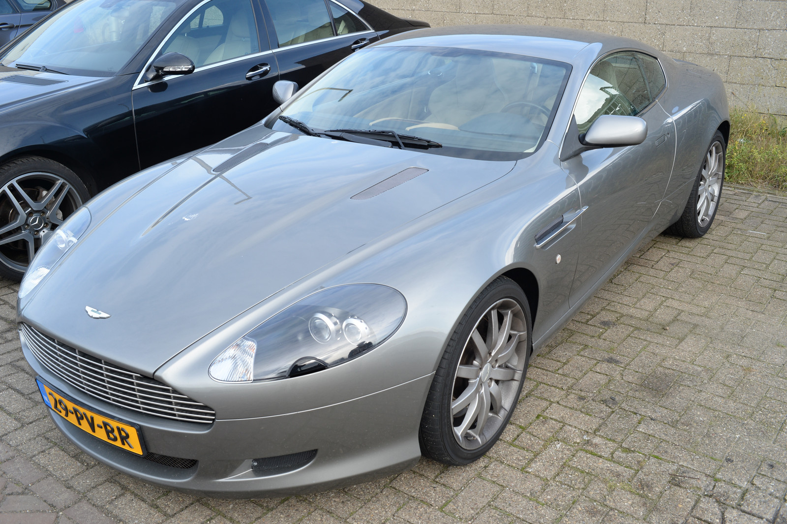 Aston Martin DB9
