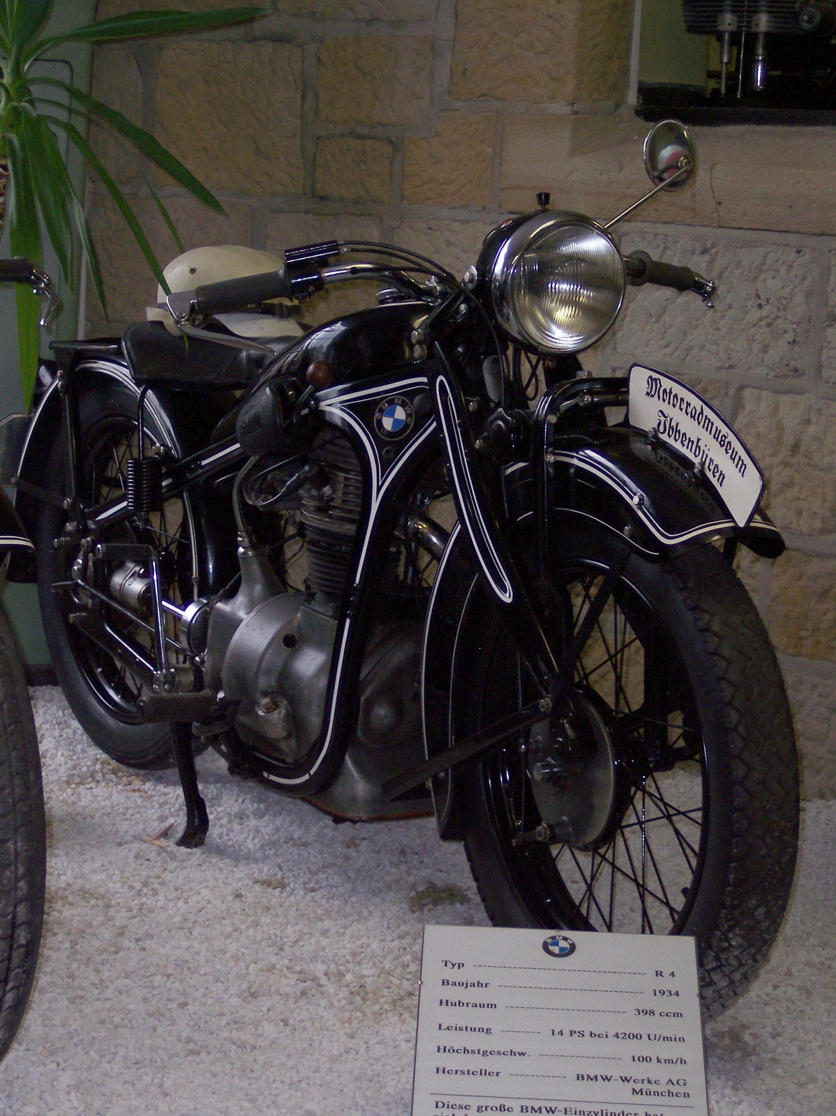 Representative 1934 BMW R 4 at Motorradmuseum Ibbenbüren. Later production specimen than the 1932 profile; series-specific details may differ.