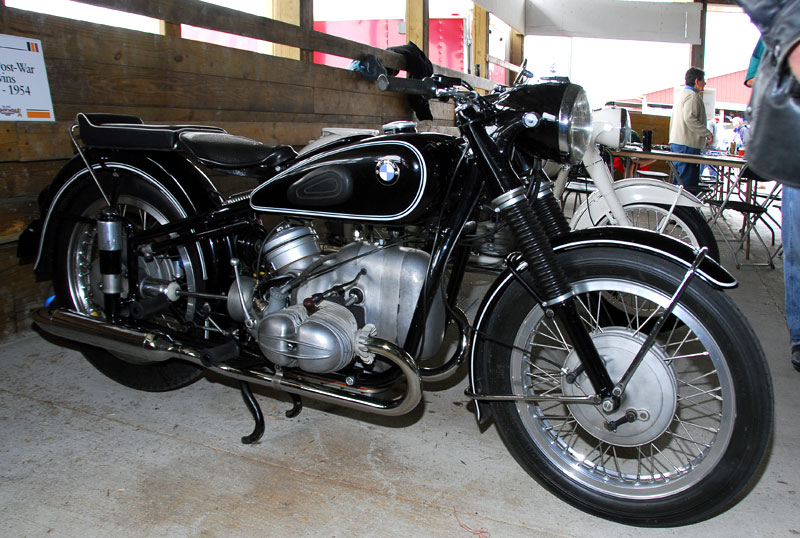 Representative BMW R 68; exact specimen year and original market are unverified. Restored/show motorcycle, not evidence of every launch-year fitting.