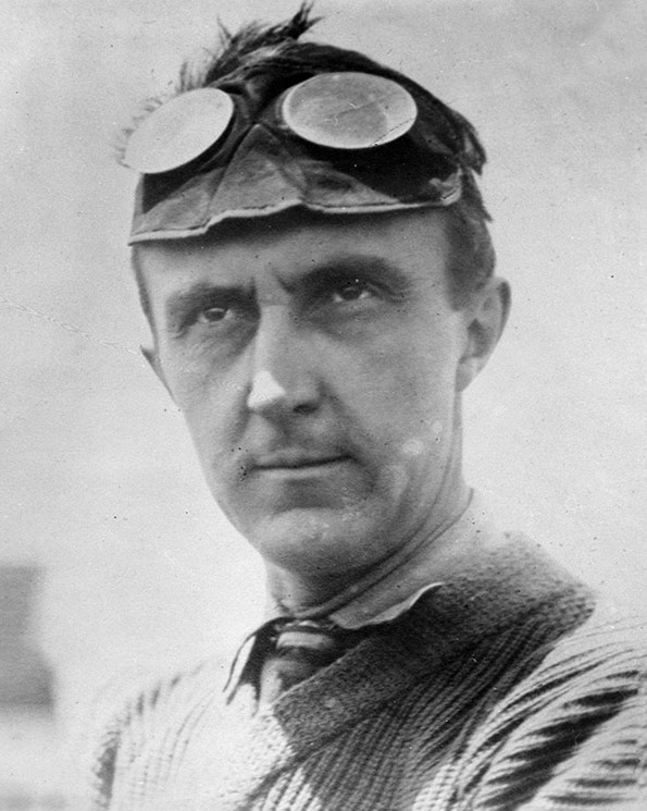 Ray Harroun wearing driving goggles in a circa-1911 monochrome portrait.
