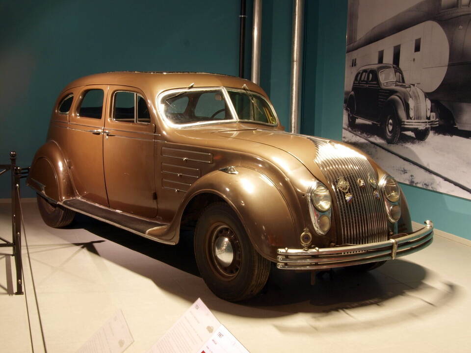 Exact 1934 Chrysler CU Airflow 8 Sedan; modern museum photograph and chassis number is not independently verified.