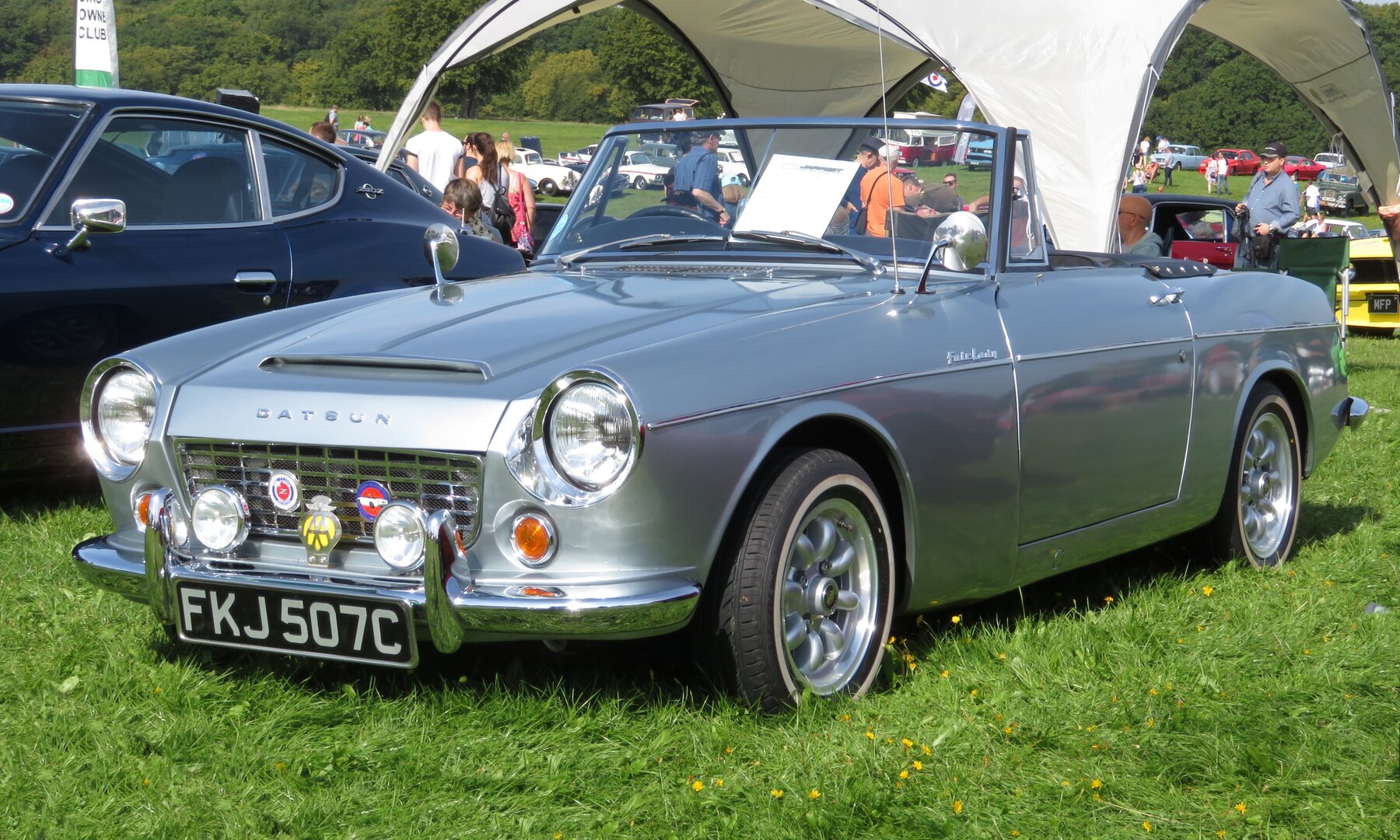 The source explicitly identifies a 1965 Datsun Fairlady 1500 with 1488 cc engine, matching the target model, year and displacement.