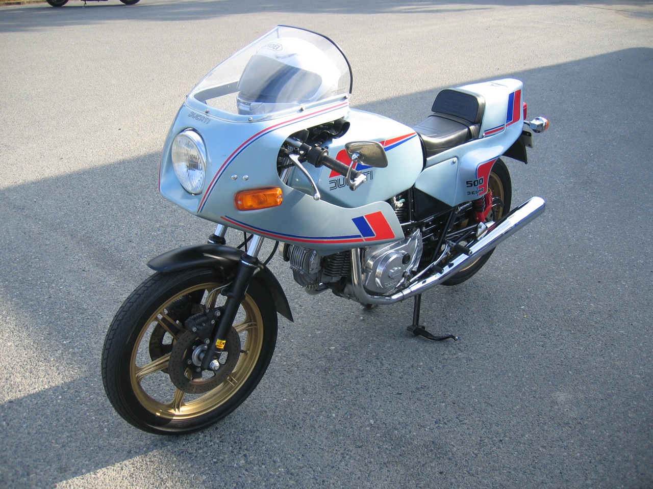 Representative Ducati 500 Pantah photographed in 2009. Exact specimen year, original market and restoration details are not established.