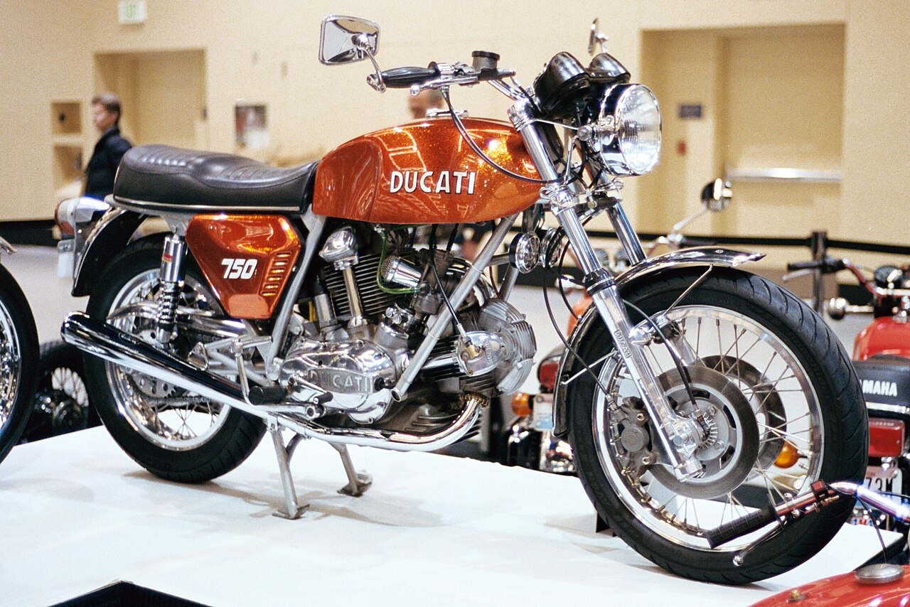 Representative 1972 Ducati 750 GT photographed at the 2014 Seattle International Motorcycle Show. One year later than the 1971 Italian profile; original market and individual fittings are unverified.