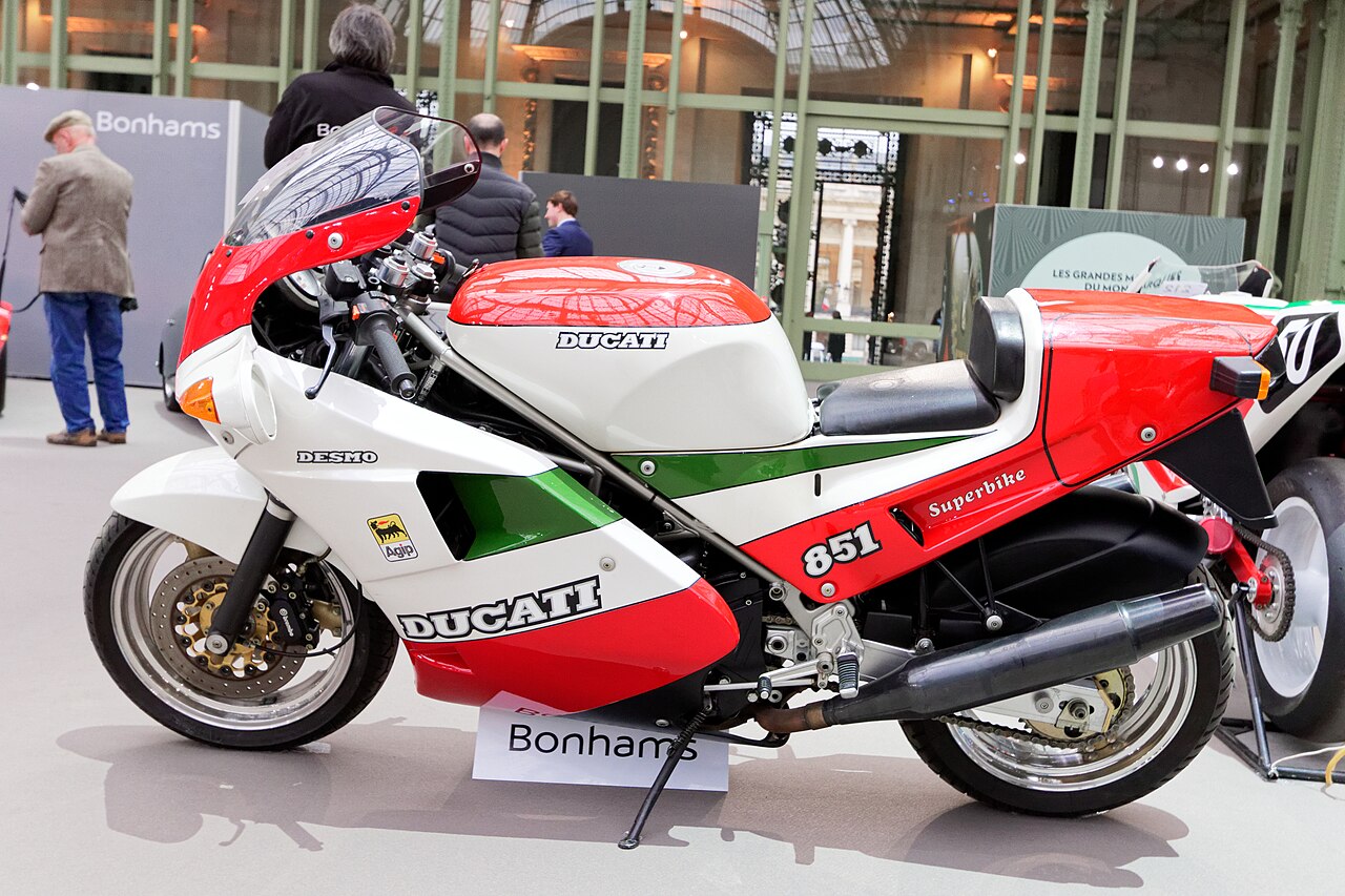 Representative 1988 Ducati 851 Strada Tricolore shown at Bonhams Paris in 2017. Individual wheel specification and original market are not asserted; the Commons category also groups this photo with Superbike kit images.