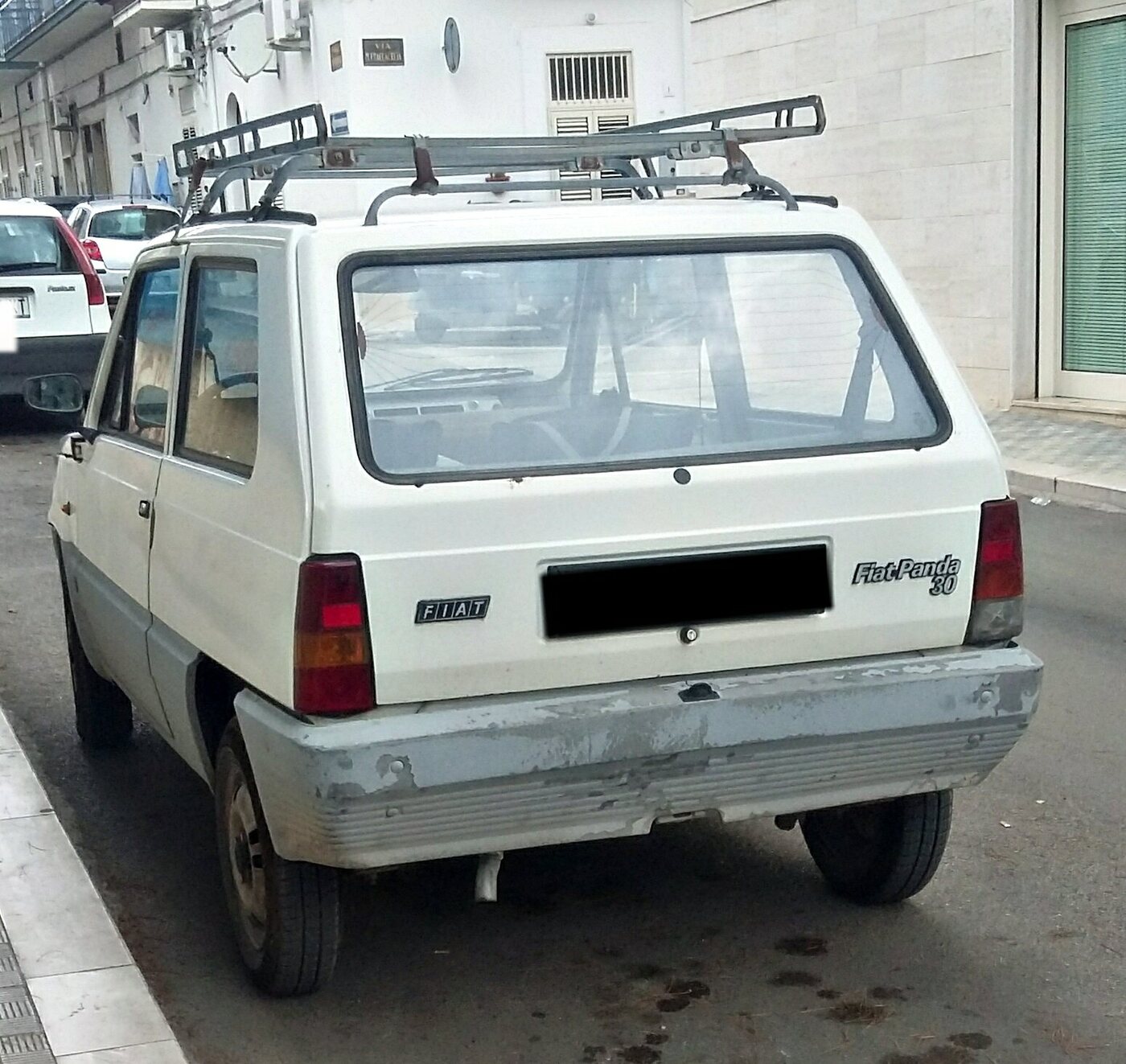 Exact Panda 30 and first generation; the badge is visible and Commons gives a 1980–1986 range.
