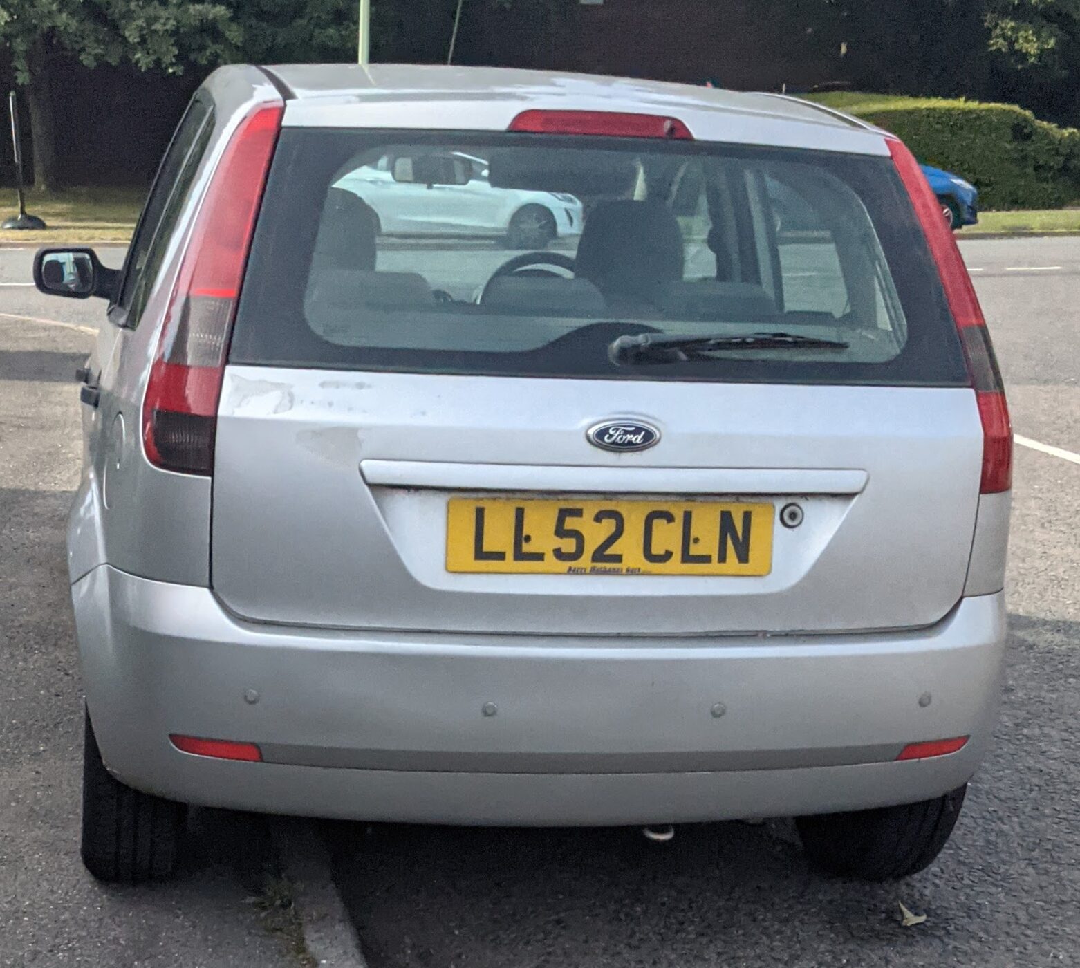 Exact year/generation/trim, but the 1.4 engine is not established by the image page. Prefer a front three-quarter alternative if available.