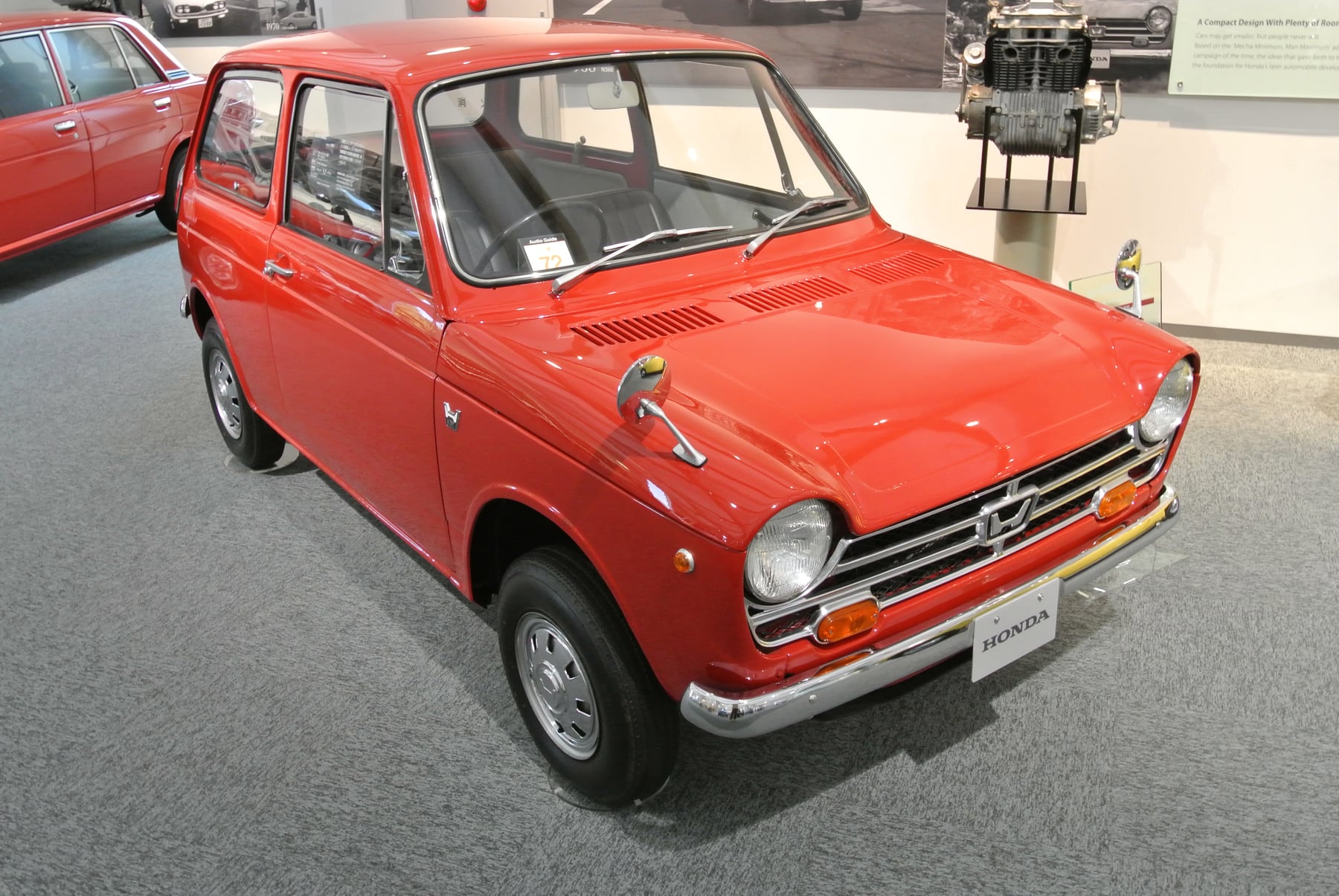 Exact N360 body and calendar-year category; base trim and transmission are not independently established by the photograph.