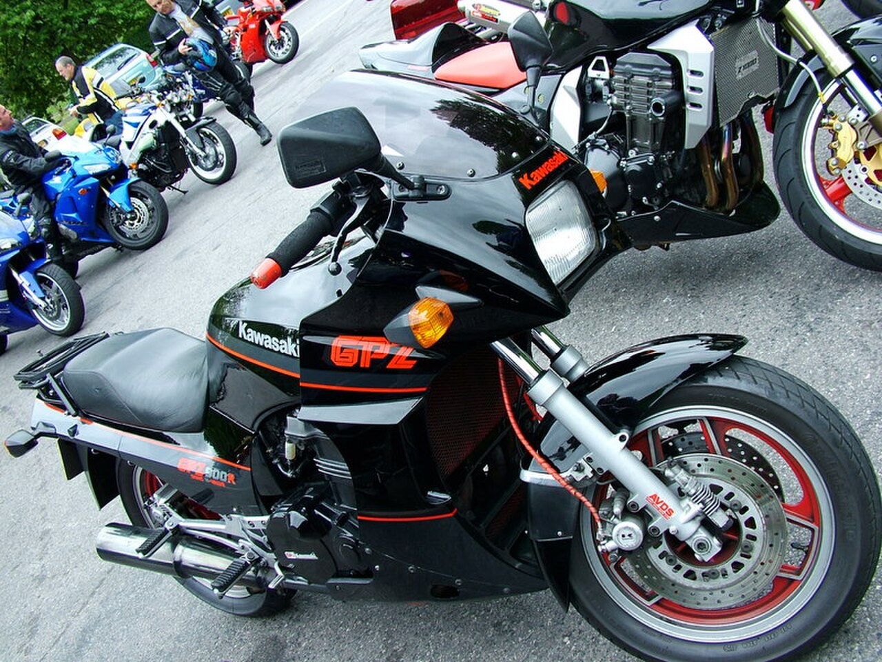 Exact GPZ900R Ninja family by source title; year, model-code, market and original paint/equipment are unstated.