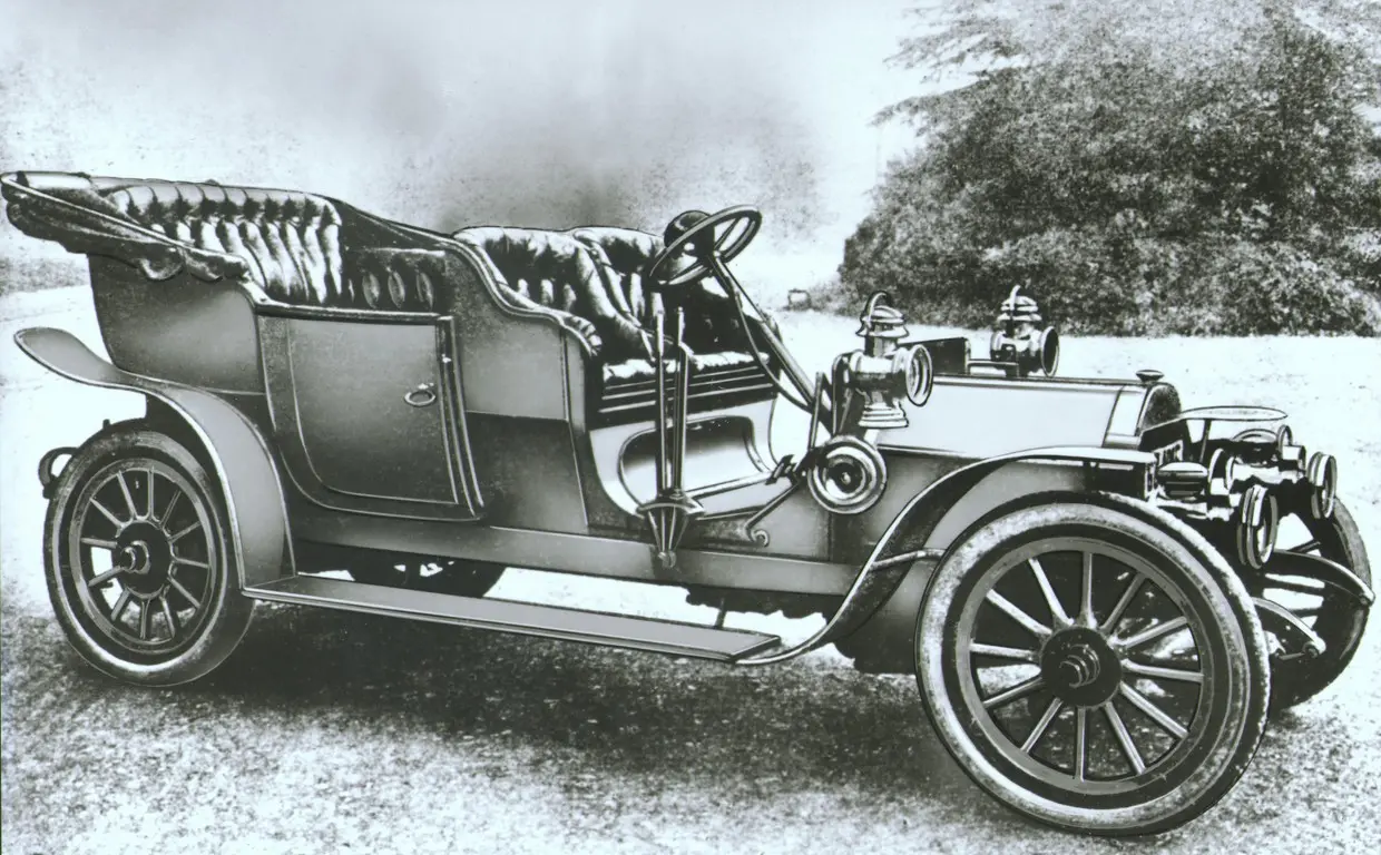 Exact Lancia 12 HP Tipo 51 Double Phaeton; the Italian national archive dates the image to 1907–1909.