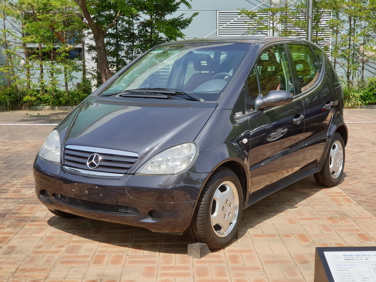 Source identifies a 1997 W168 A 140 photographed at a South Korean museum; model identity is exact, market registration is not German.