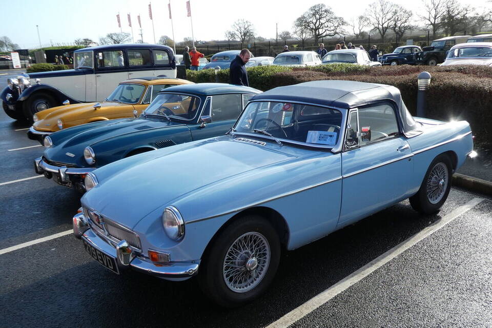 Exact 1962 MGB roadster model; source does not independently document original market, engine or restoration history