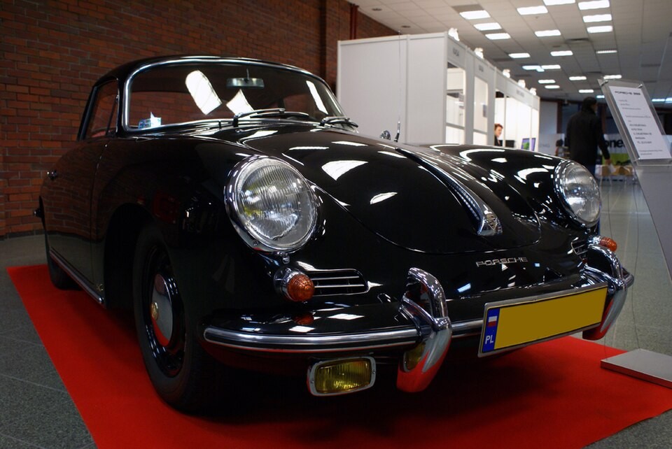 Source identifies Porsche 356B 1600 Super Coupe; rounded bonnet front and body visually consistent with T5 coupe. Representative family image; exact 1960 model year and chassis unverified.