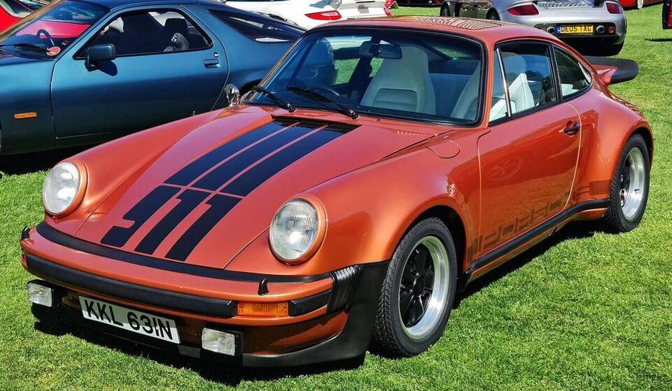 File title identifies a 1975 Porsche 911 Turbo 930; chassis/build date and market specification are not documented.