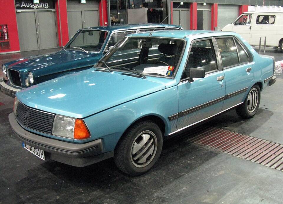Exact 1981 Renault 18 Turbo model identity, but photographed market and 110/125 hp phase are not independently established.