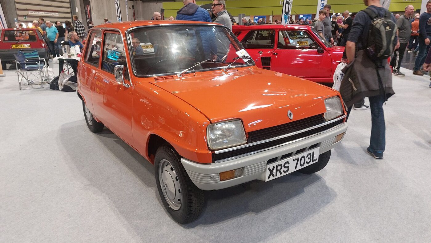 The source identifies a 1972-spec Renault 5 1.0 TL registered in May 1973. It represents the early body but is a 956 cc TL, not the profiled 782 cc French 5 L; this is not evidence of a production 1971 car.