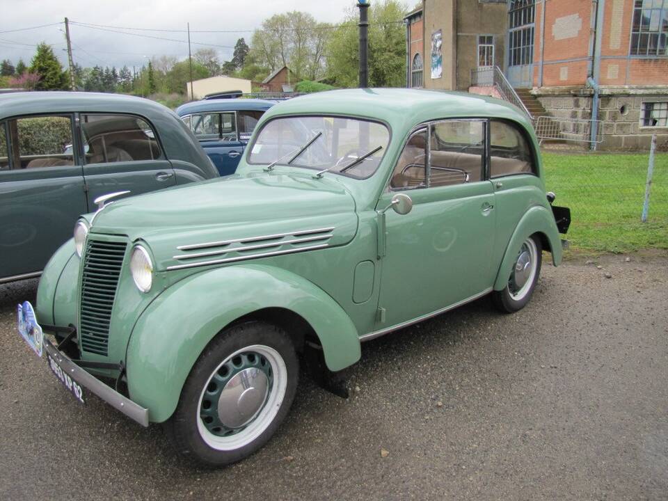 Exact 1938 Renault Juvaquatre AEB2 two-door coach according to the asset record.