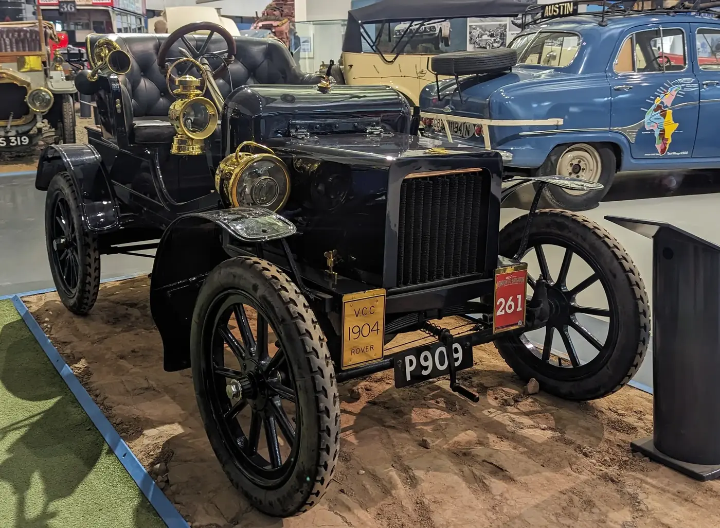 Exact 1904 Rover 8 hp; the Commons file is categorized as the museum's 1904 Rover and its display board is visible.