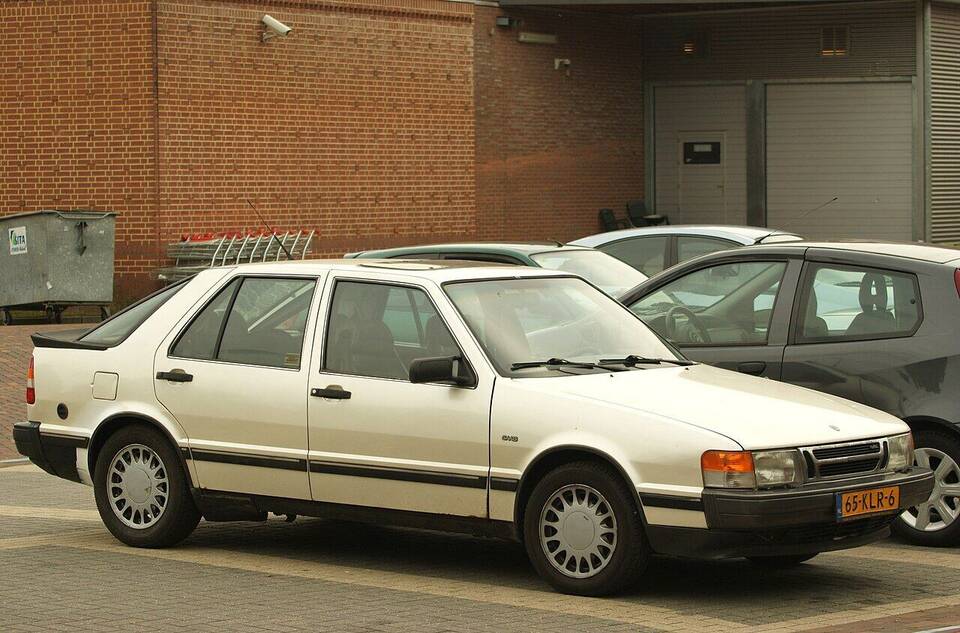 Exact 1985 Saab 9000 CC launch-body family, but the photographed engine and European Turbo 16 trim are not independently documented.
