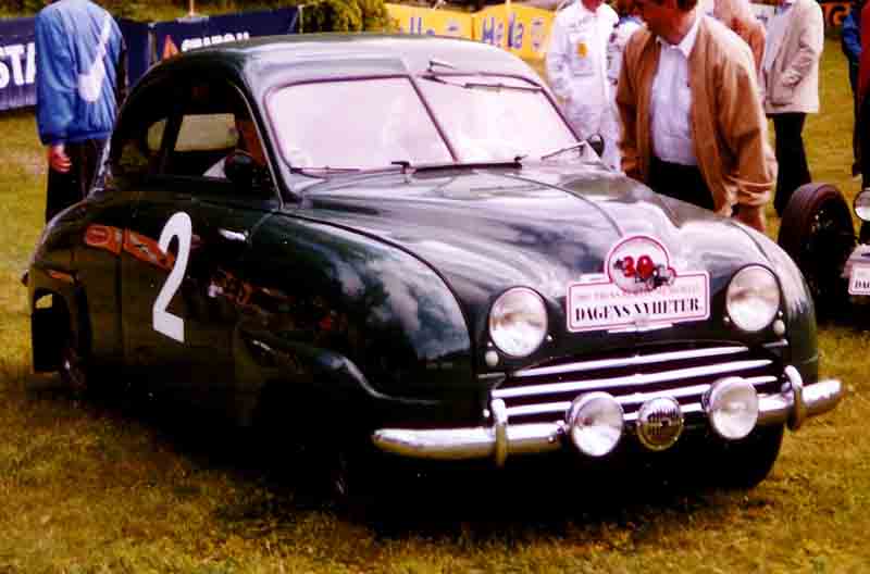 Wikimedia Commons identifies the photographed car as a 1949 Saab 92.