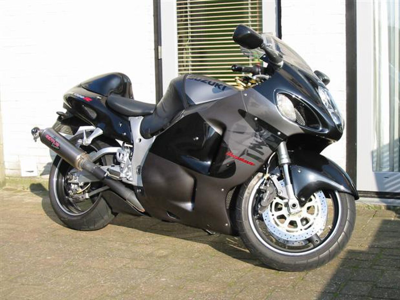 Source filename identifies a 1999 black first-generation Hayabusa; exact market, factory originality and individual build date are unverified.