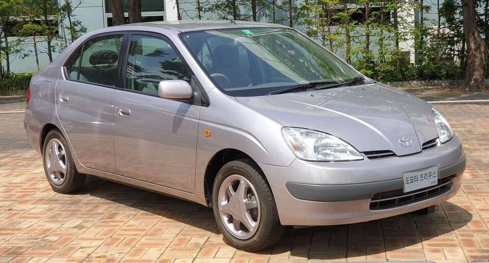 Representative 1998 NHW10; same model code as the 1997 profile, not the exact profile year.