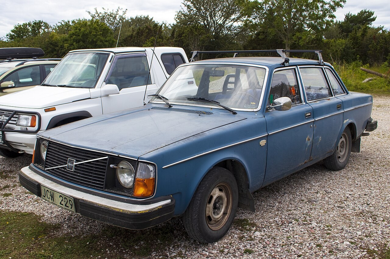 Representative 1976 Volvo 244 DL sedan; same early body, one year later than profile. B21A engine and Swedish launch specification are not established by the photograph.