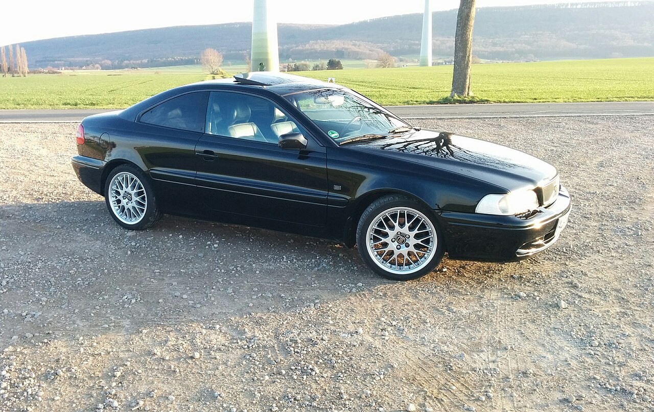 Representative 1998 Volvo C70 T5 first-generation fixed-roof coupe. One year later than profile; source identifies two-piece BBS alloy wheels and tinted windows, so it is not stock launch-specification evidence.