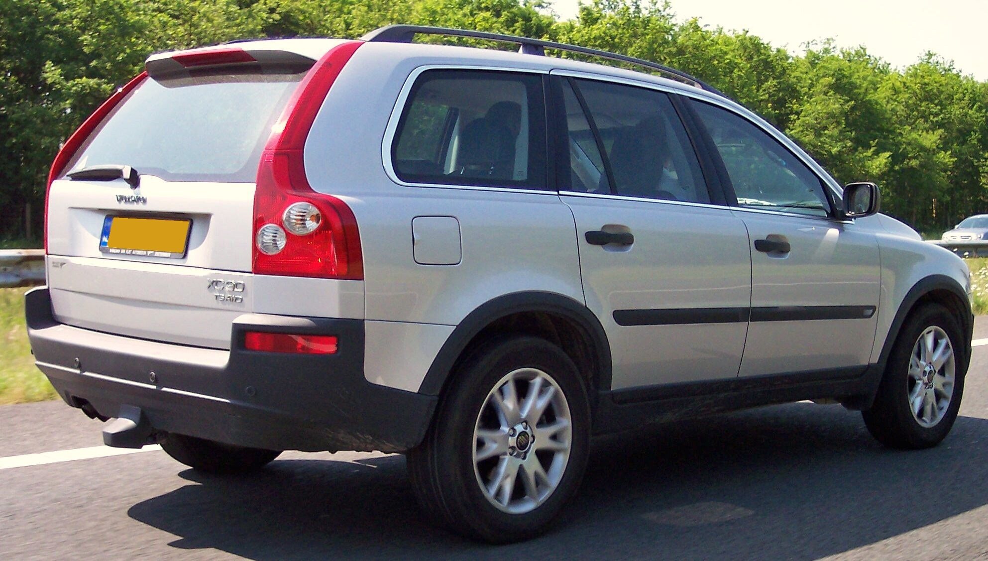 first-generation XC90 T6 AWD; file does not establish 2002 model year. Cover scope: first-generation XC90 T6 AWD representative.